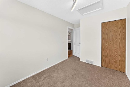 208 Erin Meadow Green Se, Calgary, AB 