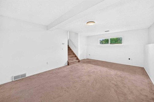 208 Erin Meadow Green Se, Calgary, AB 