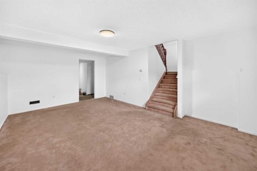 208 Erin Meadow Green Se, Calgary, AB 