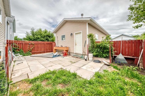208 Erin Meadow Green Se, Calgary, AB 