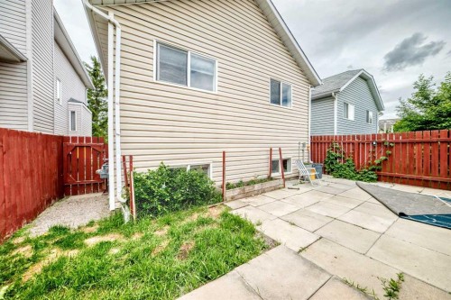 208 Erin Meadow Green Se, Calgary, AB 