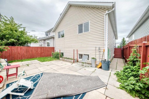 208 Erin Meadow Green Se, Calgary, AB 
