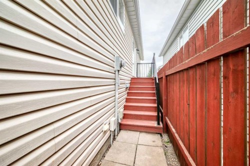208 Erin Meadow Green Se, Calgary, AB 