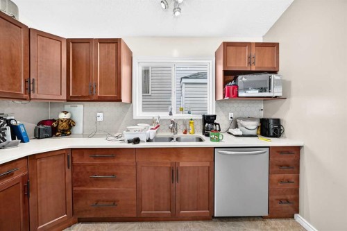 208 Erin Meadow Green Se, Calgary, AB 