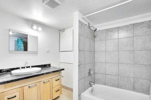 26 Falmead Bay Ne, Calgary, AB - Indoor Photo Showing Bathroom