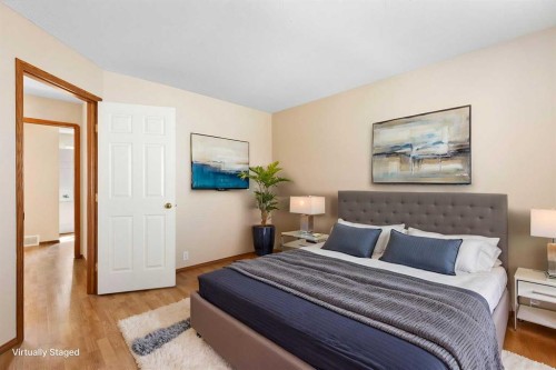 205 Scotia Point Nw, Calgary, AB - Indoor Photo Showing Bedroom