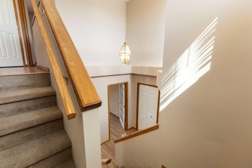 205 Scotia Point Nw, Calgary, AB - Indoor Photo Showing Other Room