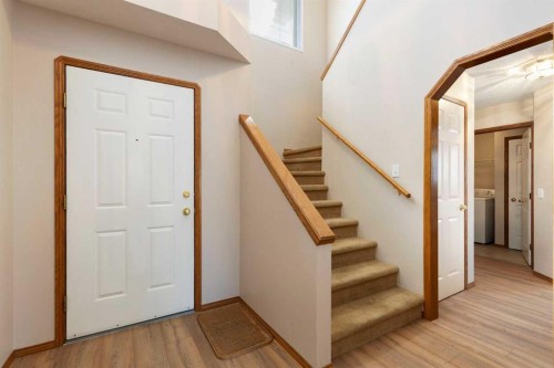 205 Scotia Point Nw, Calgary, AB - Indoor Photo Showing Other Room