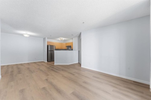 3109-4975 130 Avenue Se, Calgary, AB - Indoor Photo Showing Kitchen
