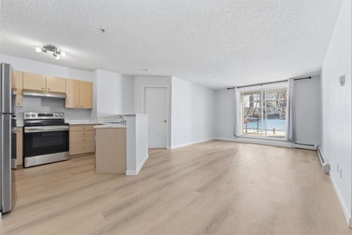 3109-4975 130 Avenue Se, Calgary, AB - Indoor Photo Showing Kitchen
