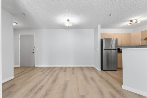 3109-4975 130 Avenue Se, Calgary, AB - Indoor Photo Showing Kitchen