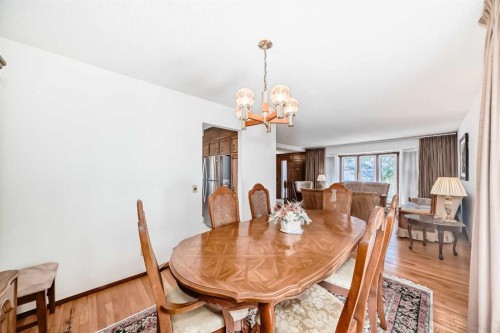 183 Dalcastle Way Nw, Calgary, AB - Indoor Photo Showing Dining Room