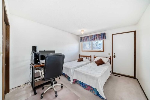 183 Dalcastle Way Nw, Calgary, AB - Indoor Photo Showing Bedroom