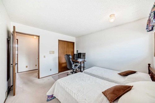 183 Dalcastle Way Nw, Calgary, AB - Indoor Photo Showing Bedroom