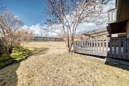 183 Dalcastle Way Nw, Calgary, AB - Outdoor