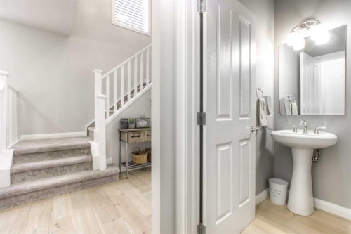 54 Silverado Plains Common Sw, Calgary, AB - Indoor Photo Showing Bathroom