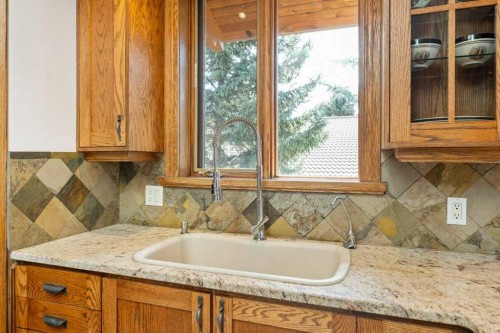 764 East Chestermere Drive, Chestermere, AB - Indoor Photo Showing Kitchen