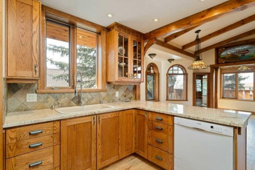 764 East Chestermere Drive, Chestermere, AB - Indoor Photo Showing Kitchen
