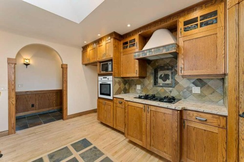 764 East Chestermere Drive, Chestermere, AB - Indoor Photo Showing Kitchen