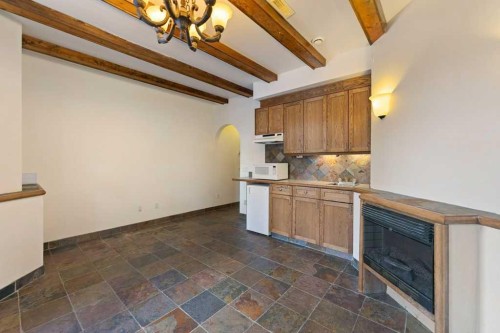 764 East Chestermere Drive, Chestermere, AB - Indoor Photo Showing Kitchen