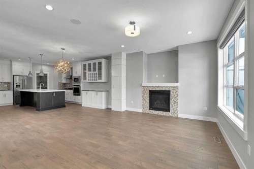 256 25 Avenue Ne, Calgary, AB - Indoor With Fireplace
