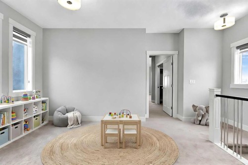 256 25 Avenue Ne, Calgary, AB - Indoor Photo Showing Bedroom