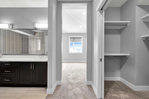 256 25 Avenue Ne, Calgary, AB - Indoor Photo Showing Other Room