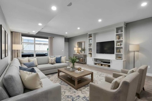 256 25 Avenue Ne, Calgary, AB - Indoor Photo Showing Living Room
