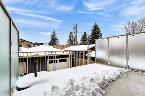 256 25 Avenue Ne, Calgary, AB - Outdoor