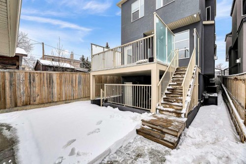 256 25 Avenue Ne, Calgary, AB - Outdoor