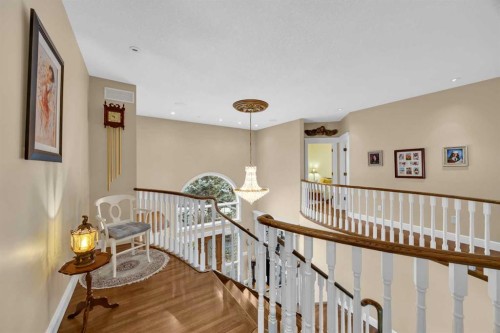 216 Evergreen Heath Sw, Calgary, AB - Indoor Photo Showing Other Room