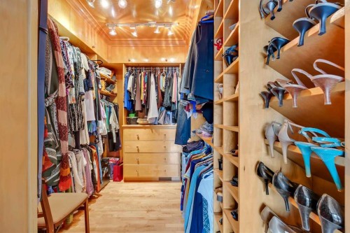 216 Evergreen Heath Sw, Calgary, AB - Indoor With Storage
