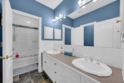 216 Evergreen Heath Sw, Calgary, AB - Indoor Photo Showing Bathroom