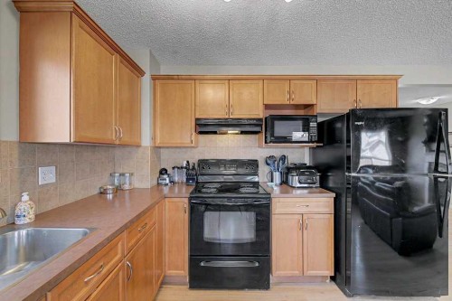260 Covebrook Place Ne, Calgary, AB - Indoor Photo Showing Kitchen