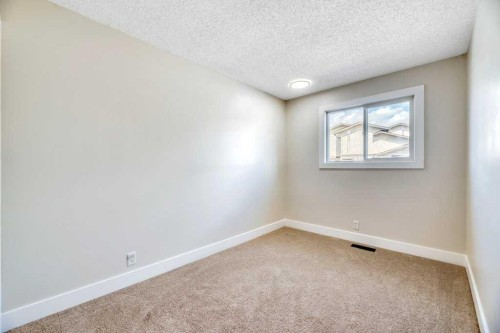 8-75 Templemont Way Ne, Calgary, AB - Indoor Photo Showing Other Room