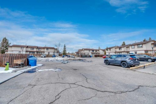 8-75 Templemont Way Ne, Calgary, AB - Outdoor