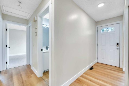 8-75 Templemont Way Ne, Calgary, AB - Indoor Photo Showing Other Room