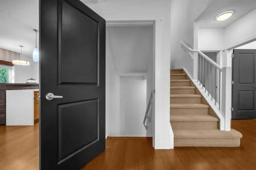 233 Cranarch Common Se, Calgary, AB - Indoor Photo Showing Other Room