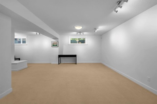 233 Cranarch Common Se, Calgary, AB - Indoor Photo Showing Other Room