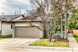 20 Woodbrook Close SW Calgary, AB T2W 4E9