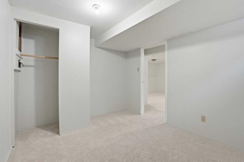 107 Nottingham Road, Calgary, AB - Indoor Photo Showing Other Room
