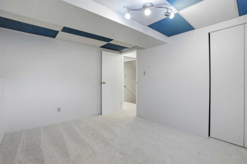 107 Nottingham Road, Calgary, AB - Indoor Photo Showing Other Room