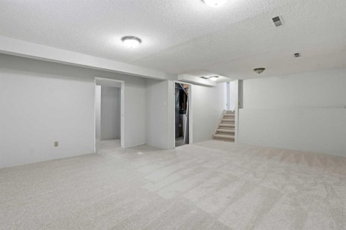 107 Nottingham Road, Calgary, AB - Indoor Photo Showing Other Room