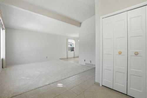 107 Nottingham Road, Calgary, AB - Indoor Photo Showing Other Room