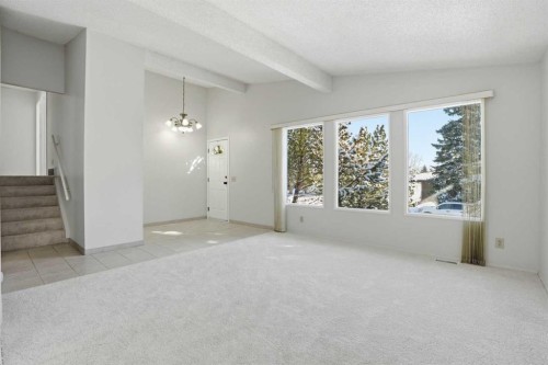 107 Nottingham Road, Calgary, AB - Indoor Photo Showing Other Room