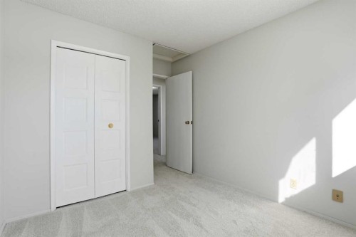 107 Nottingham Road, Calgary, AB - Indoor