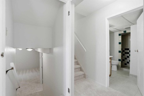 107 Nottingham Road, Calgary, AB - Indoor