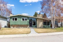 36 Lake Twintree Place SECalgary, AB T2J 2X5