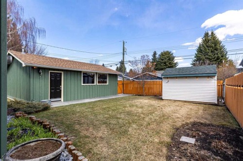 36 Lake Twintree Place Se, Calgary, AB - Outdoor