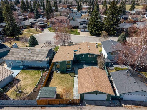 36 Lake Twintree Place Se, Calgary, AB - Outdoor